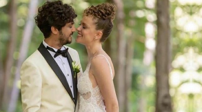 Taner Ölmez ile evlenen Ece Çeşmioğlu ilk bebeğine hamile