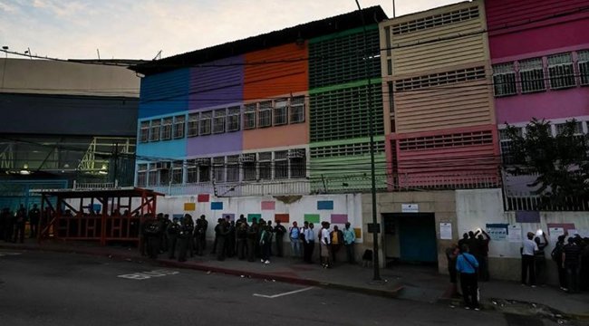 Güney Amerika'da tansiyon zirvede... Brezilya, Venezuela sınırına asker konuşlandırdı