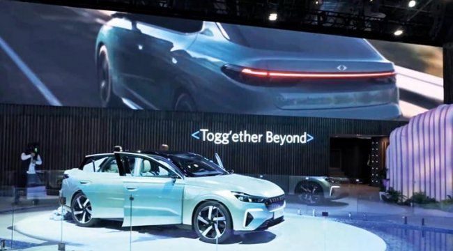 Bakan Kacır yerli otomobilin yol haritasını anlattı: Togg’un sedan modeli Las Vegas’ta tanıtıldı
