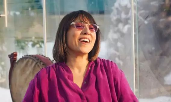 Kalben ödül gecesine erkek kılığında katıldı