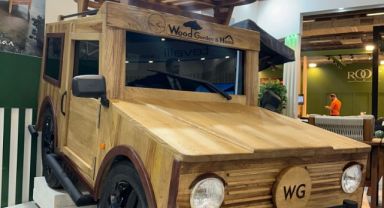 İstanbul Mobilya Fuarı’nda Ahşap Araba Göz Kamaştırdı