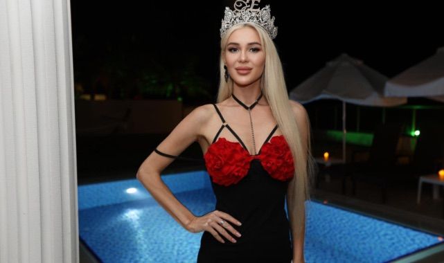 Ukrayna'nın Güzellik Kraliçesi Maria Titievskaya, Milan Moda Haftası’nda Podyuma Çıkıyor