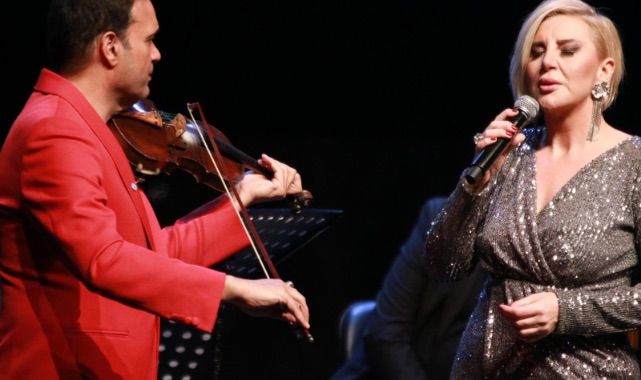 Talat Er, 40. Sanat Yılını Coşkuyla Kutladı