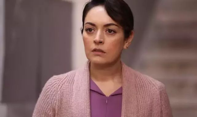 Ezgi Mola'nın evini işgal ettiler