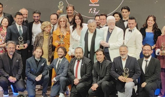 13. Bedia Muvahhit Tiyatro Ödülleri Sahiplerini Buldu