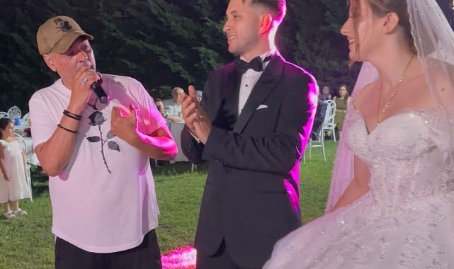 Ağva’da Sürpriz Düğün Konuğu: Ozan Orhon’dan Nostalji Rüzgarı!