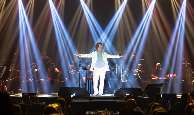 Mahsun Kırmızıgül Kıbrıs’ta Beyazlar İçinde Parladı