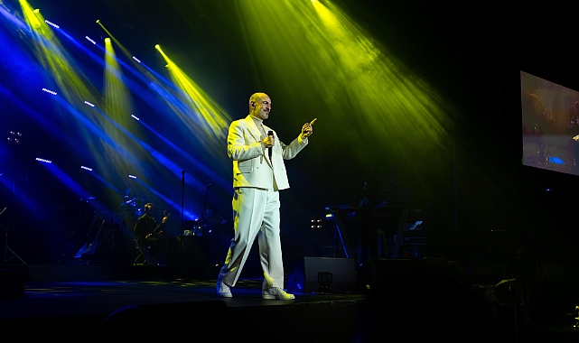 Soner Sarıkabadayı Harbiye’de Müzik Ziyafeti Sundu