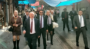 SİYASETTE YENİ DENGE: ANAYOL PARTİSİ SEÇİMLERE KATILIYOR